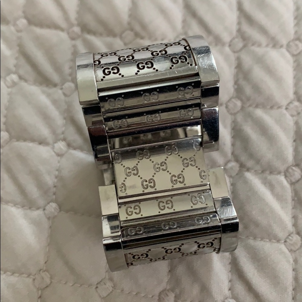 GUCCI Women's Twirl Brown Quartz Watch - Picture 4 of 5